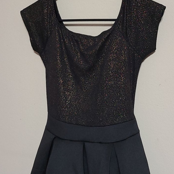 Dress - Picture 2 of 4